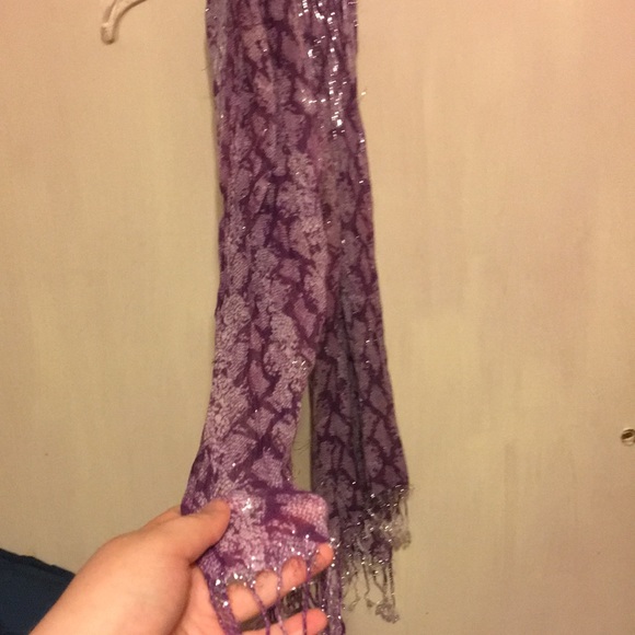 Purple and silver scarf - Picture 2 of 4
